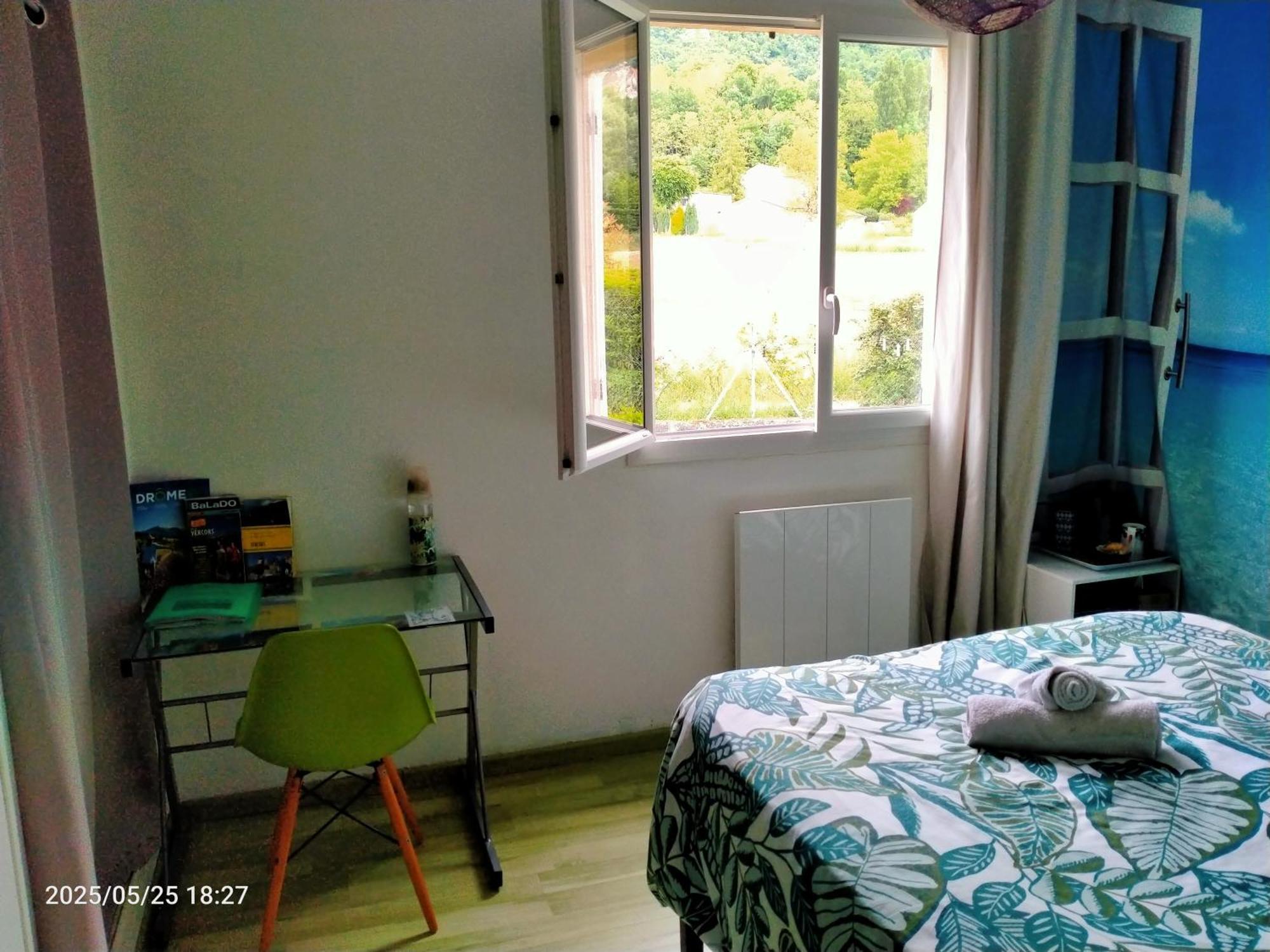 Chambres D'Hotes & Studio L'Hosting Noix Hostun Rum bild